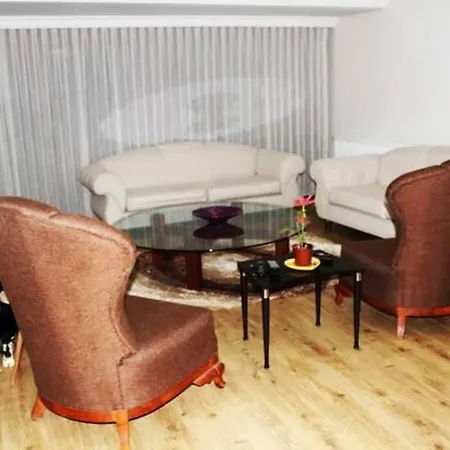 公寓 In The Most Luxurious Neighborhood Of Bostanli, 300 M From The Sea